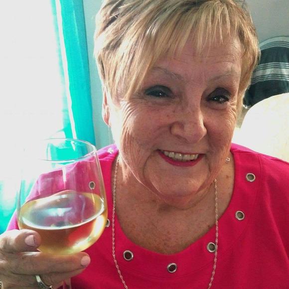 Meet your Posher, Micheline - Picture 1 of 1